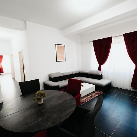 Cozy Aparthotel - Central City Сучеава Екстериор снимка