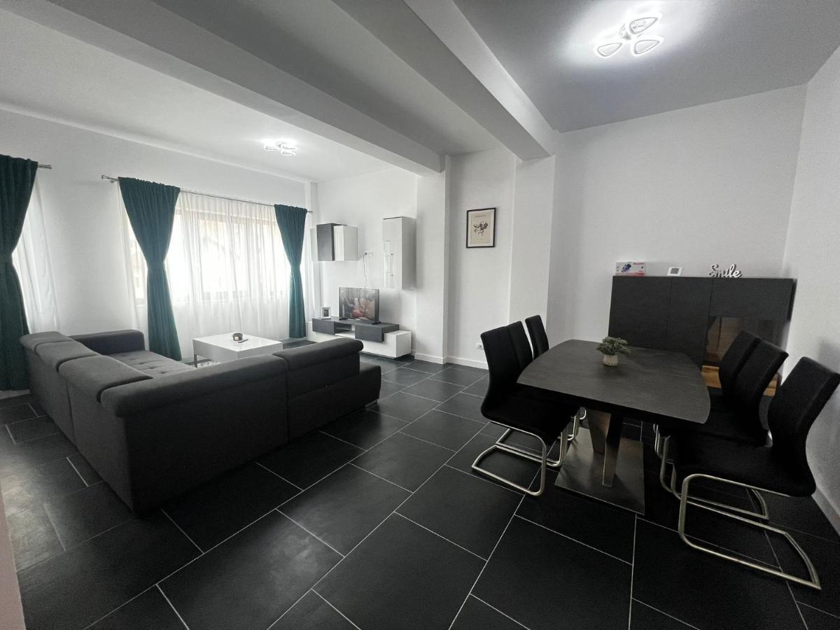 Cozy Aparthotel - Central City Сучеава Екстериор снимка
