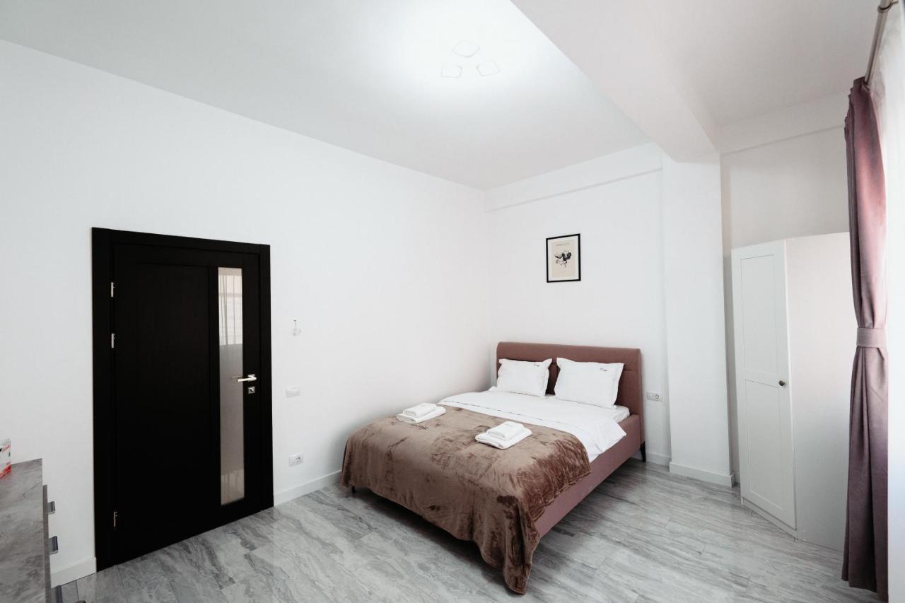 Cozy Aparthotel - Central City Сучеава Екстериор снимка