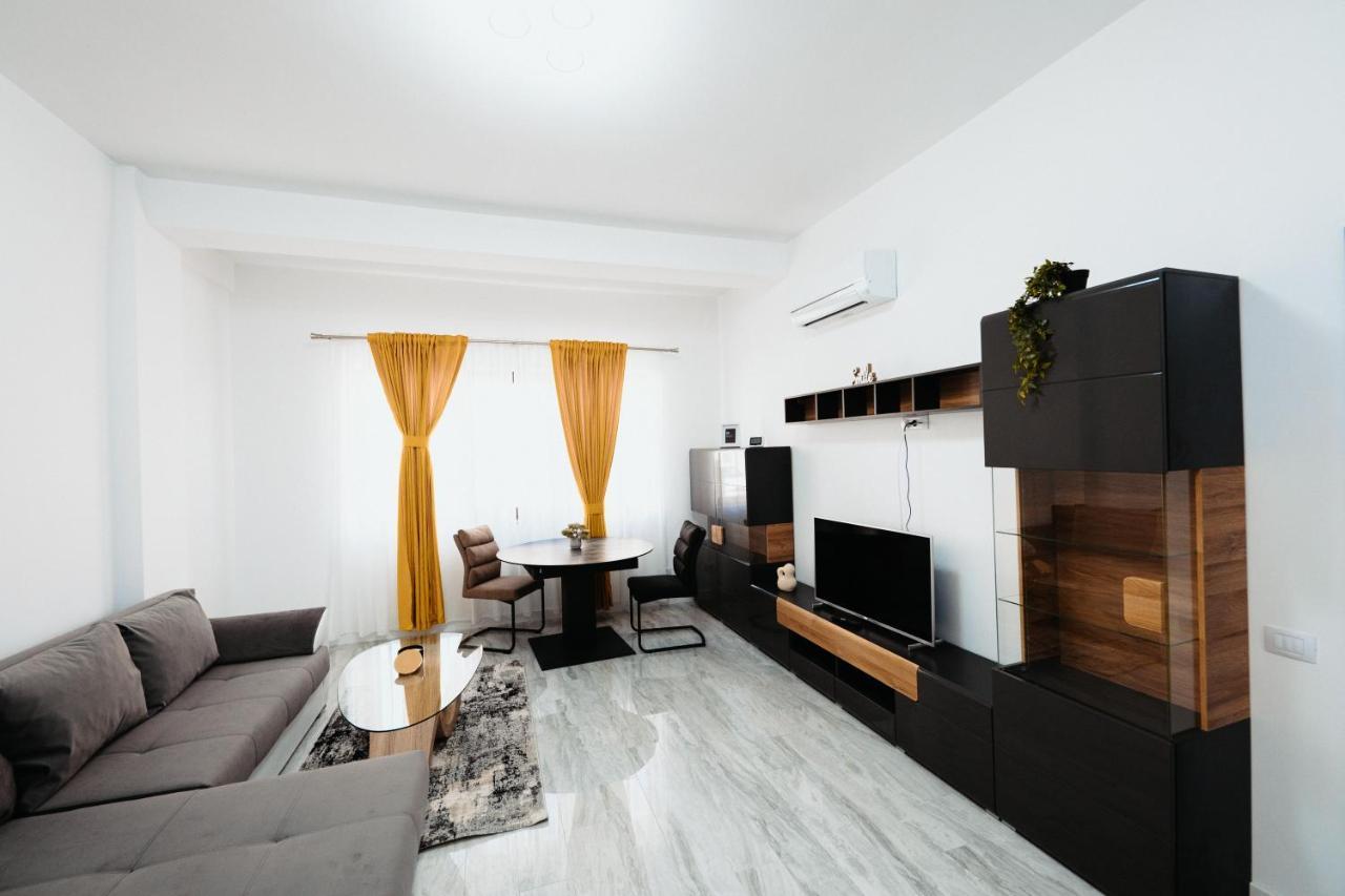Cozy Aparthotel - Central City Сучеава Екстериор снимка
