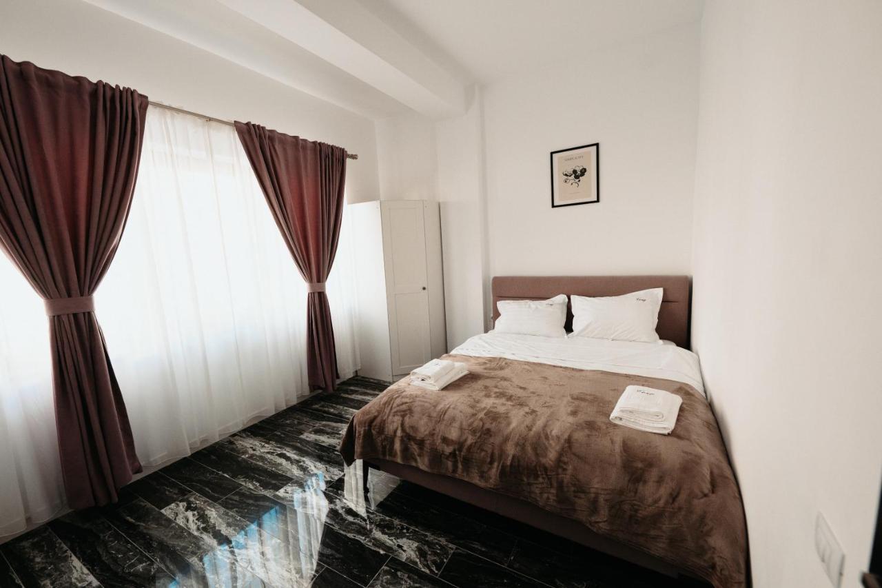 Cozy Aparthotel - Central City Сучеава Екстериор снимка