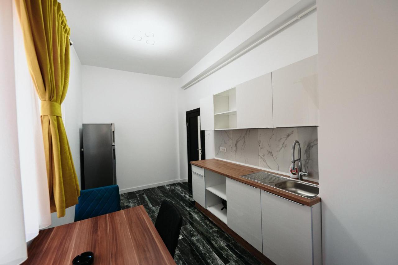 Cozy Aparthotel - Central City Сучеава Екстериор снимка