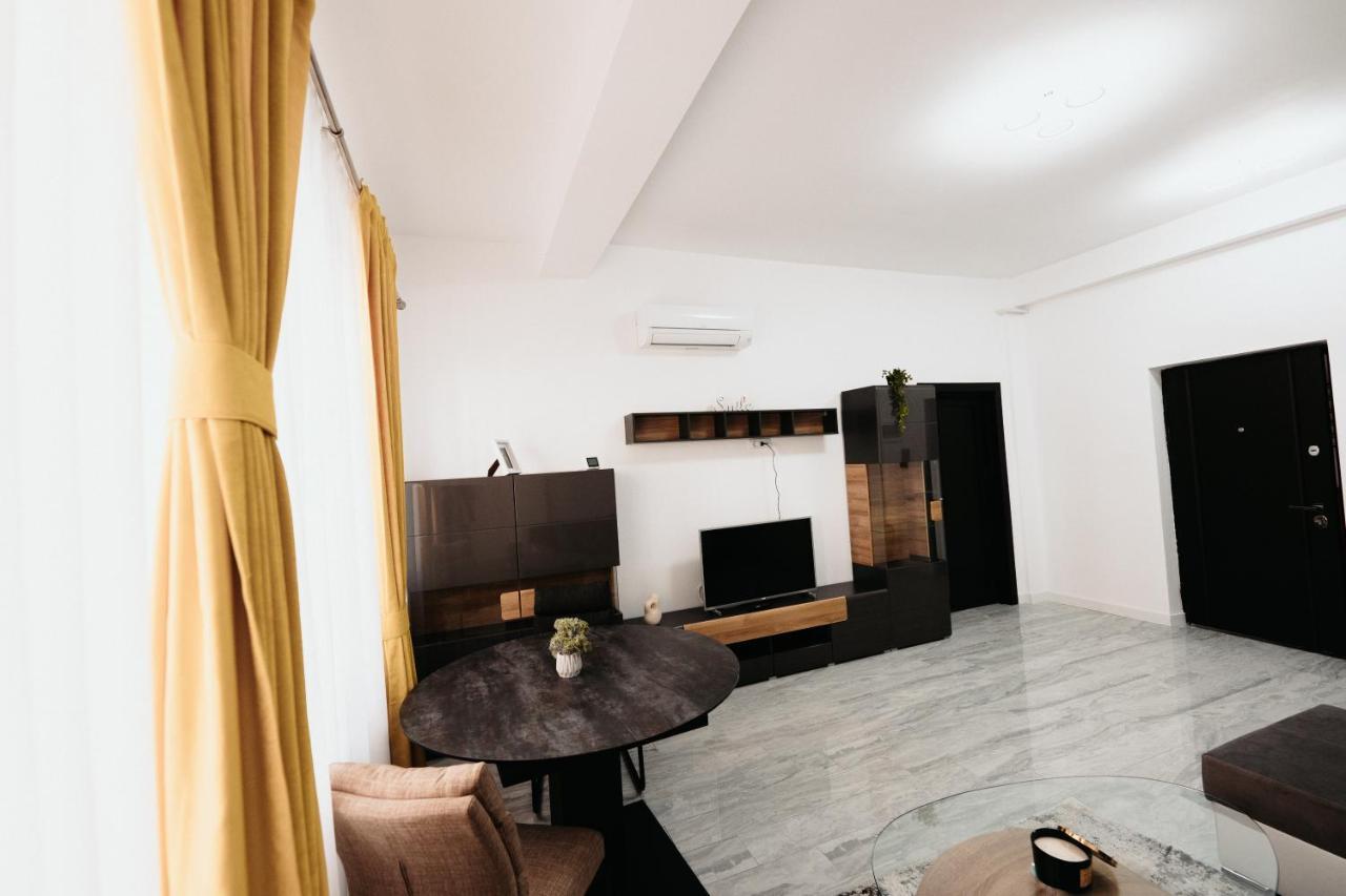 Cozy Aparthotel - Central City Сучеава Екстериор снимка