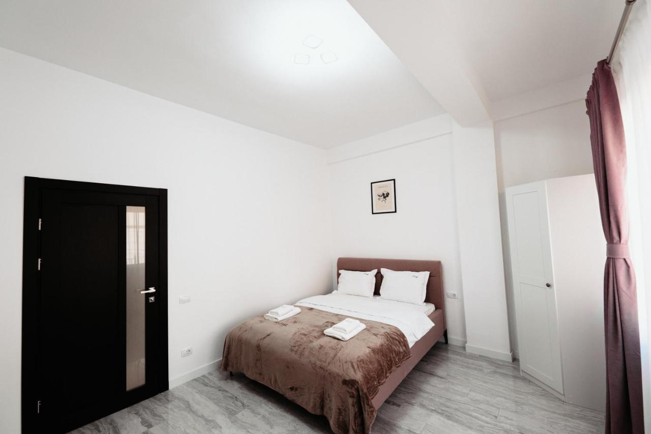 Cozy Aparthotel - Central City Сучеава Екстериор снимка