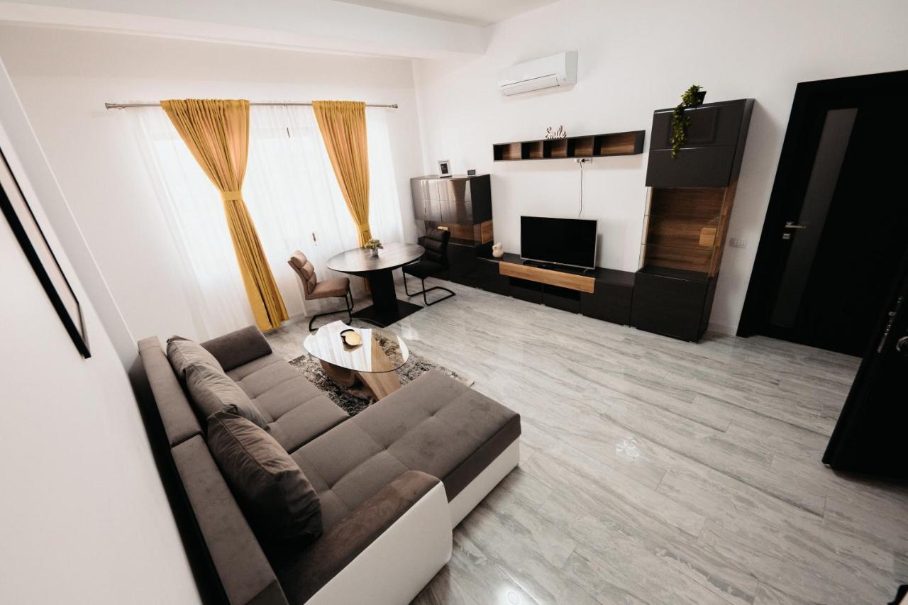 Cozy Aparthotel - Central City Сучеава Екстериор снимка