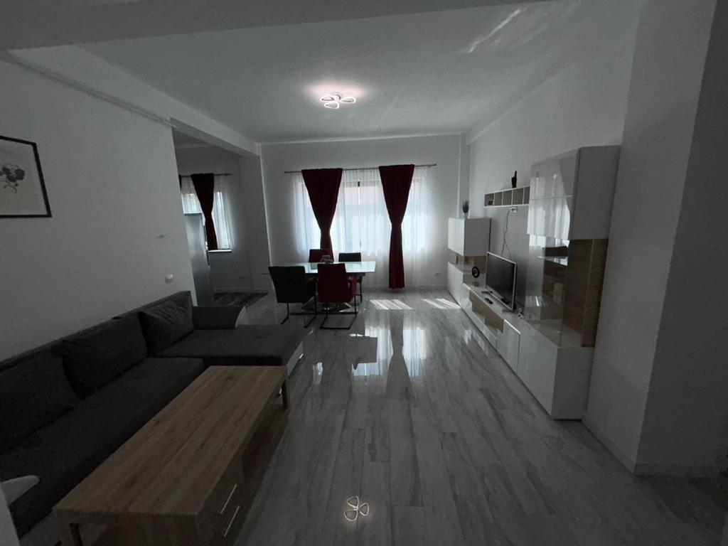 Cozy Aparthotel - Central City Сучеава Екстериор снимка